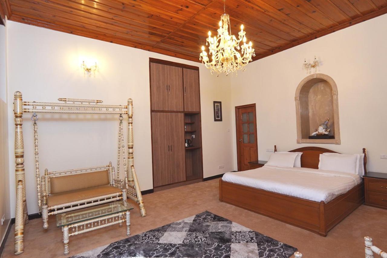 Bed and Breakfast The Edgeworth Шимла Экстерьер фото
