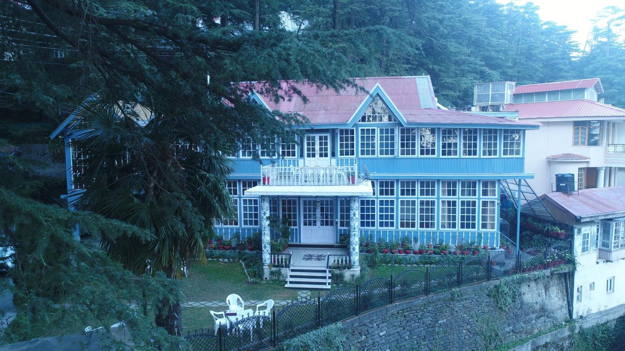 Bed and Breakfast The Edgeworth Шимла Экстерьер фото